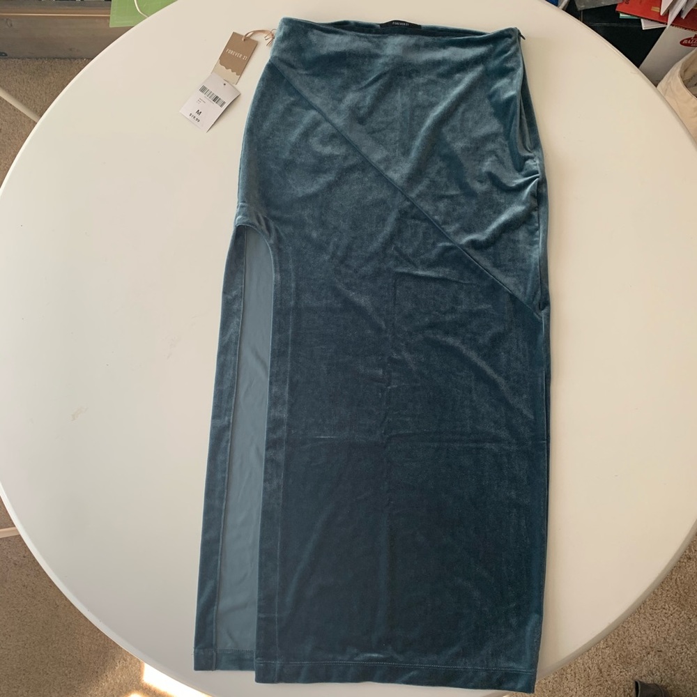 Forever 21 Velvet Skirt size m